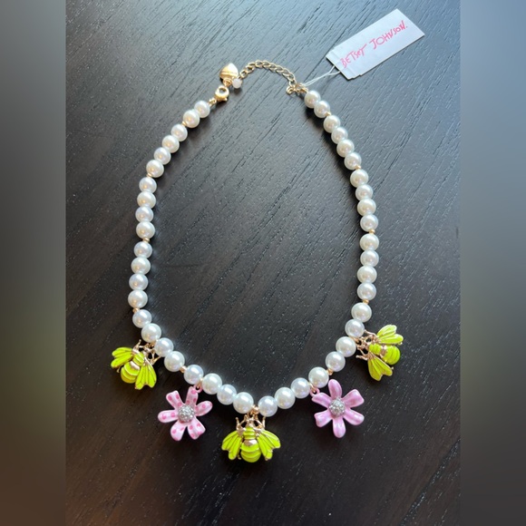 NWT Betsey Johnson Faux Pearl Flower Bee Necklace - PINK/GREEN | OS - Picture 2 of 5